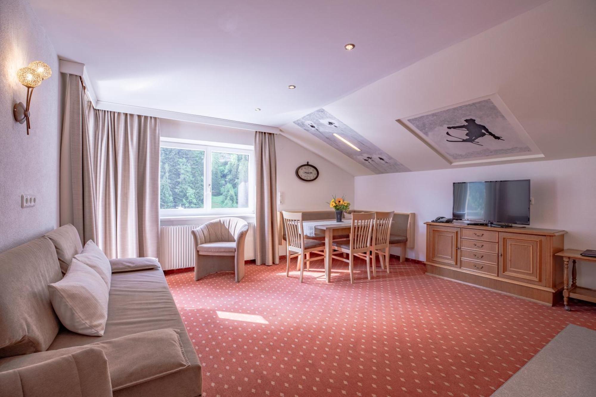 Patteriol Apart-Hotel-Garni サンクト・アントン・アム・アールベルク エクステリア 写真